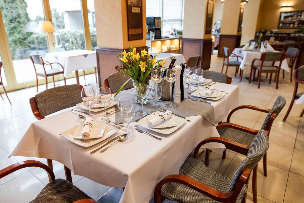 Business Hotel Vega Wrocław Eksteriør bilde