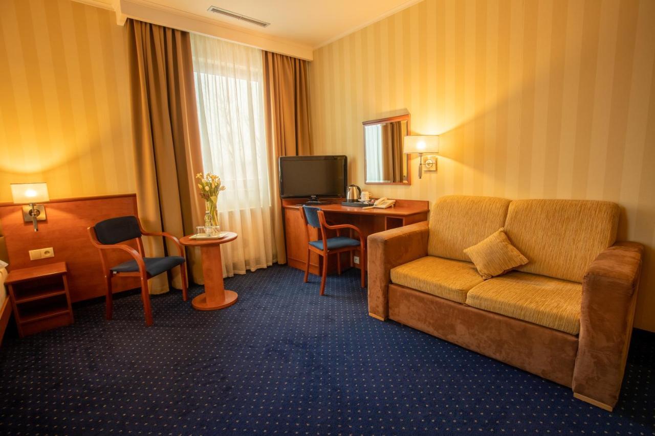 Business Hotel Vega Wrocław Eksteriør bilde