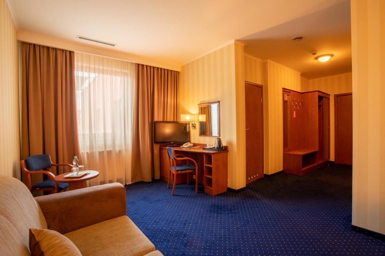 Business Hotel Vega Wrocław Eksteriør bilde