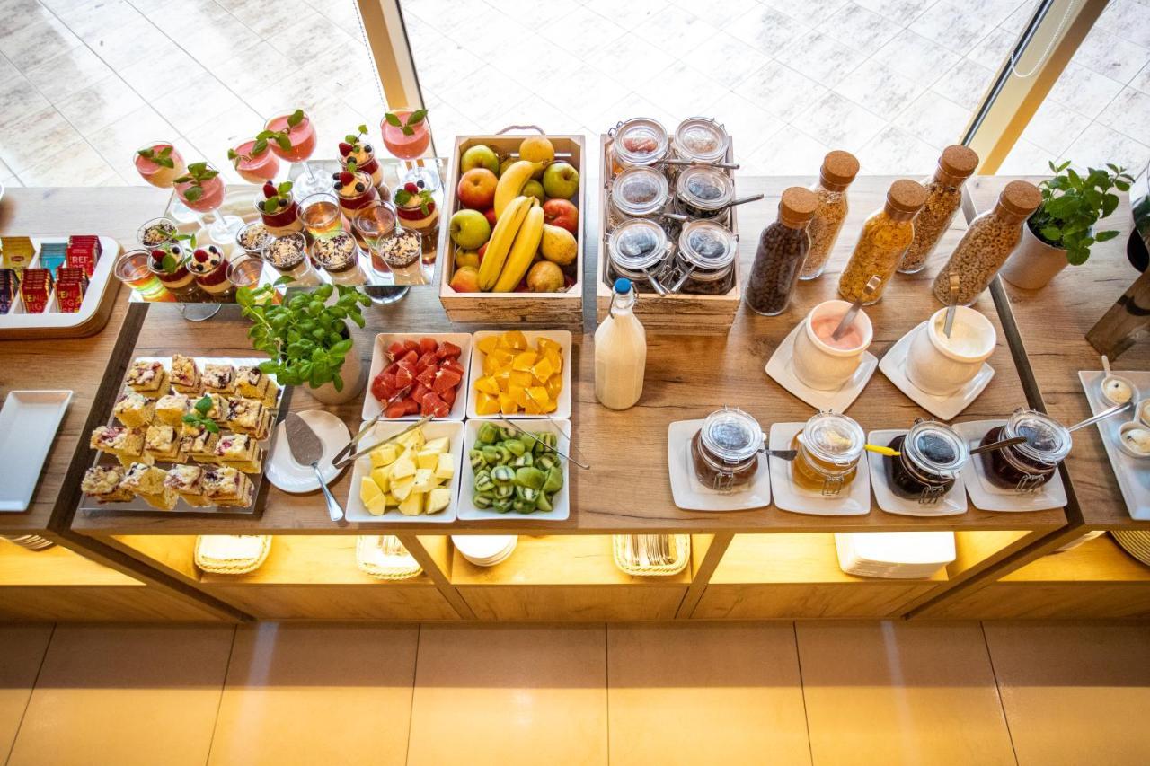 Business Hotel Vega Wrocław Eksteriør bilde