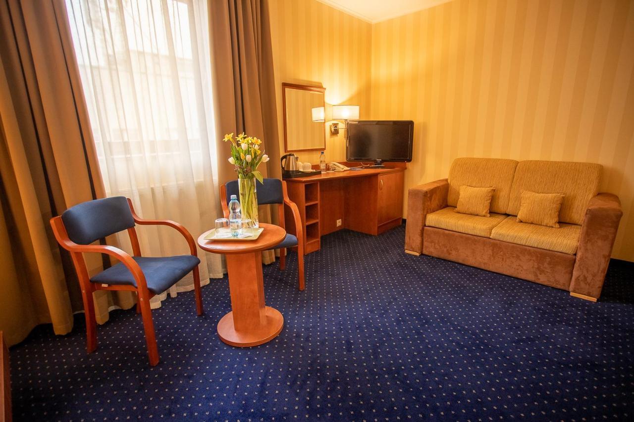 Business Hotel Vega Wrocław Eksteriør bilde