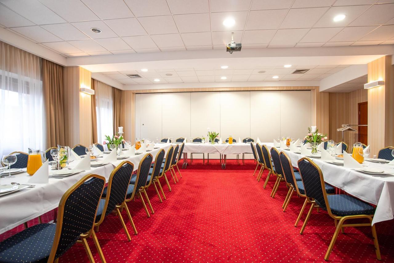 Business Hotel Vega Wrocław Eksteriør bilde