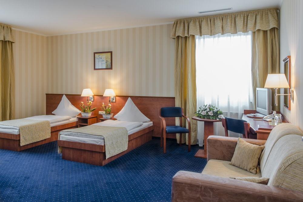 Business Hotel Vega Wrocław Eksteriør bilde