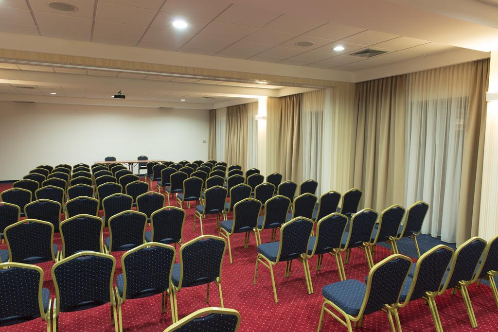 Business Hotel Vega Wrocław Eksteriør bilde