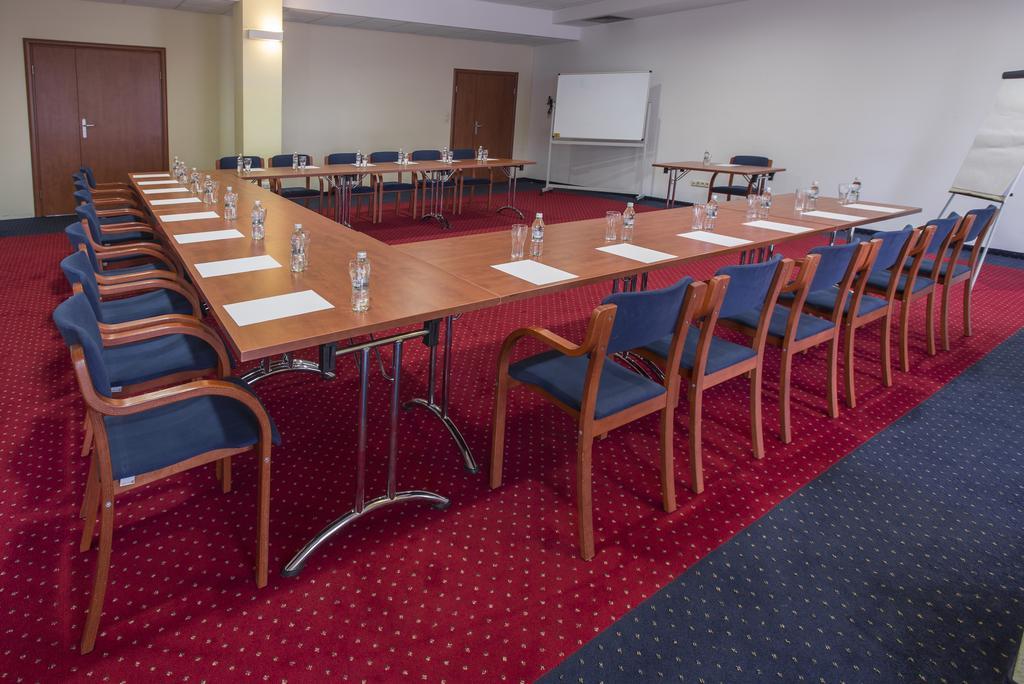 Business Hotel Vega Wrocław Eksteriør bilde