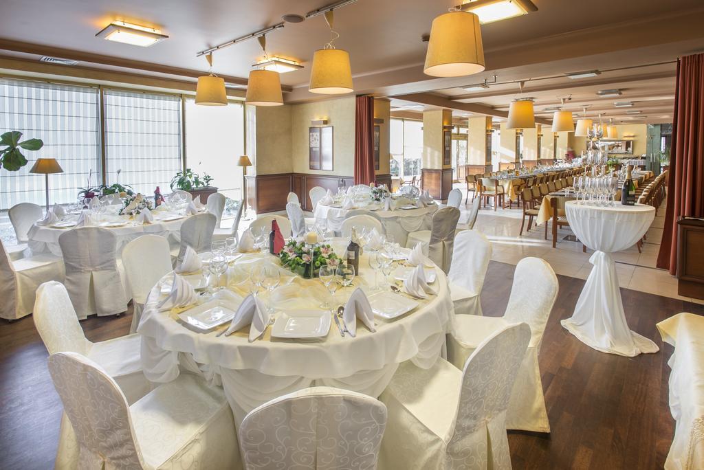 Business Hotel Vega Wrocław Eksteriør bilde