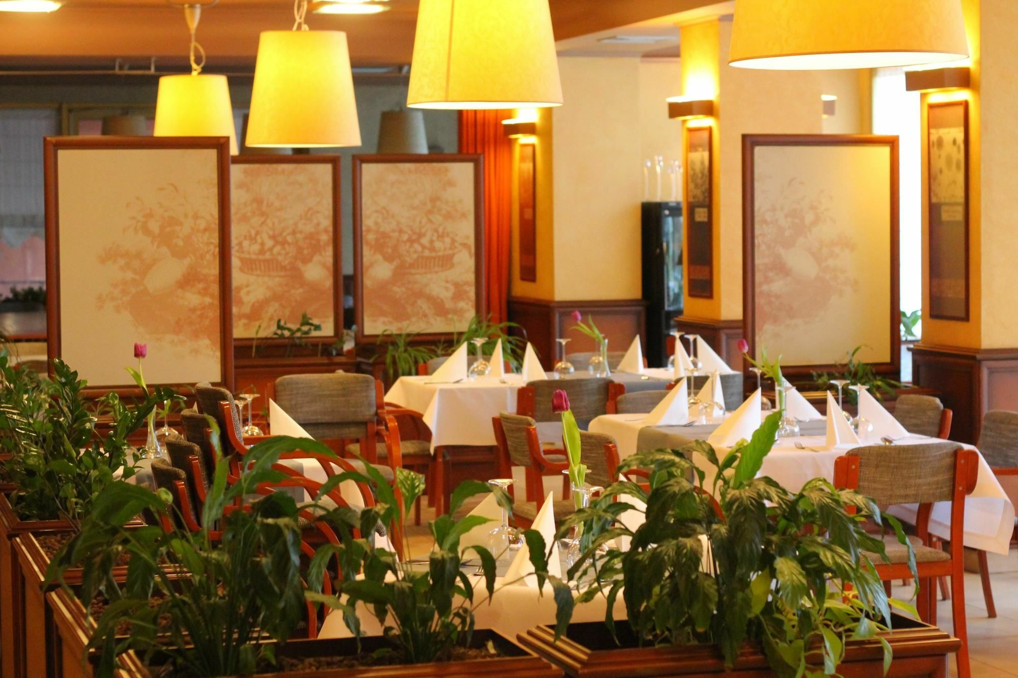 Business Hotel Vega Wrocław Eksteriør bilde